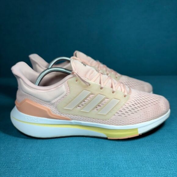 Size 11 - Women’s Adidas Bounce Running pink shoes - Picture 3 of 9